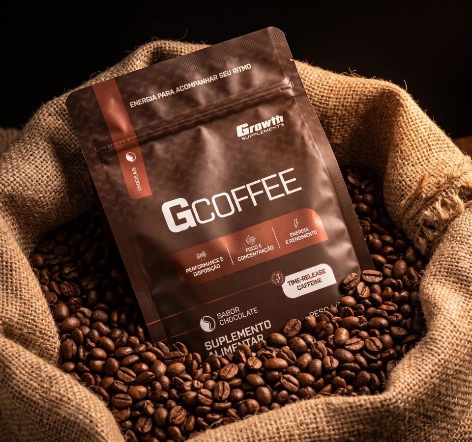 IMAGEM ILUSTRATIVA - Gcofee Growth Supplements dentro de um saco com grãos de café