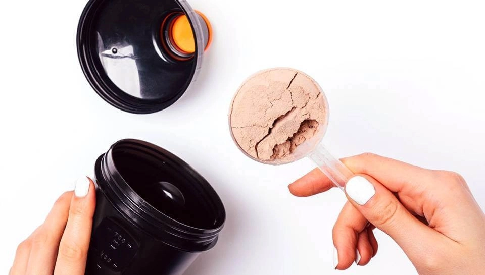 GROWTH SUPPLEMENTS - Coqueteleira e Scoop de Albumina
